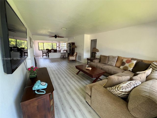 1425 Grant St, Hollywood, FL 33020