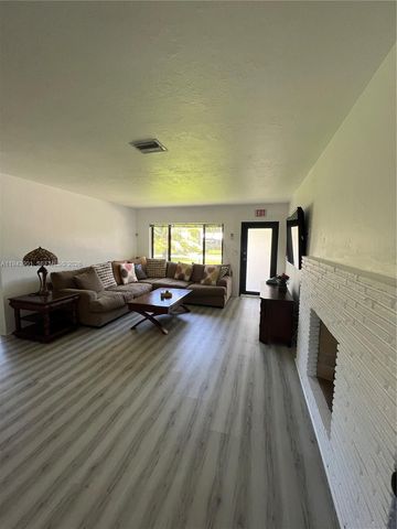 1425 Grant St, Hollywood, FL 33020