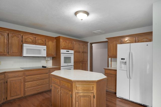 1506 Cody Road, Nixa, MO 65714