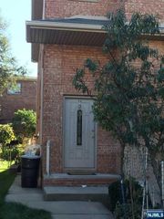 424 Lincoln Street 2nd Floor, Palisades Park, NJ 07650
