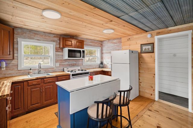 777 Tenney Pond Road, Newbury, VT 05051