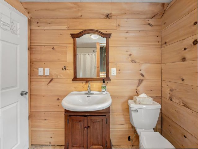 777 Tenney Pond Road, Newbury, VT 05051