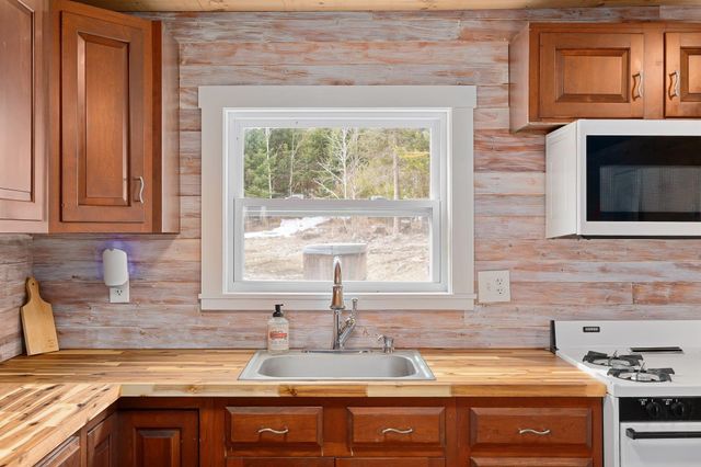 777 Tenney Pond Road, Newbury, VT 05051