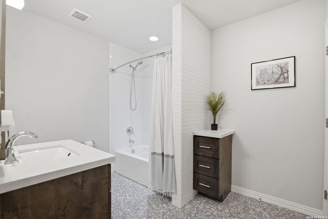 534 Woodcrest, San Antonio, TX 78209