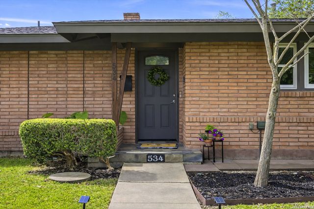 534 Woodcrest, San Antonio, TX 78209