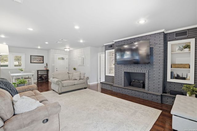 534 Woodcrest, San Antonio, TX 78209