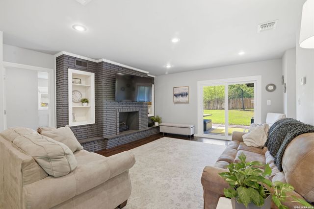 534 Woodcrest, San Antonio, TX 78209