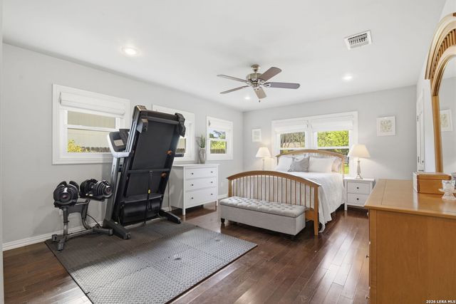 534 Woodcrest, San Antonio, TX 78209