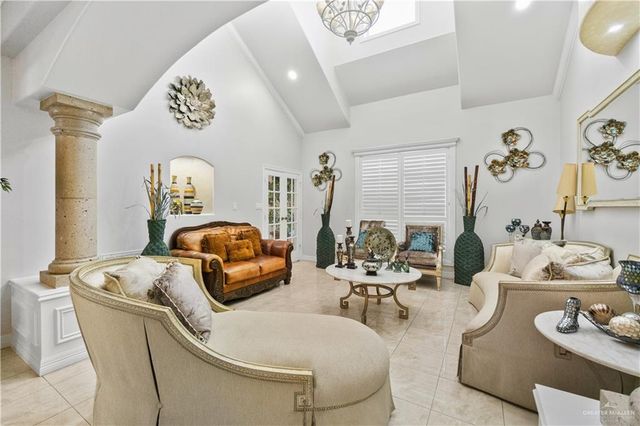 800 E Mile 3 Road, Mission, TX 78573