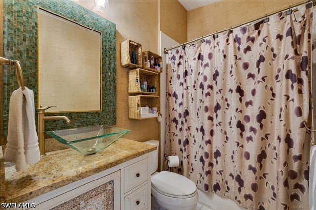8420 Excalibur CIR R12, Naples, FL 34108