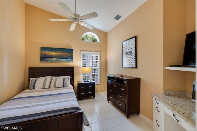 8420 Excalibur CIR R12, Naples, FL 34108