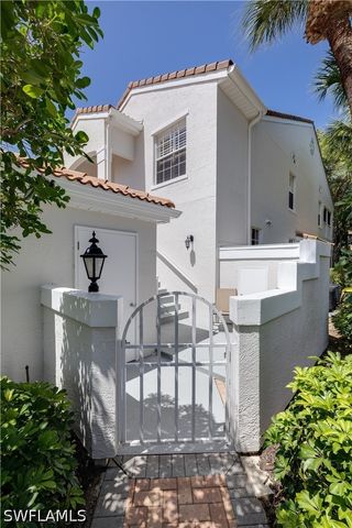 8420 Excalibur CIR R12, Naples, FL 34108