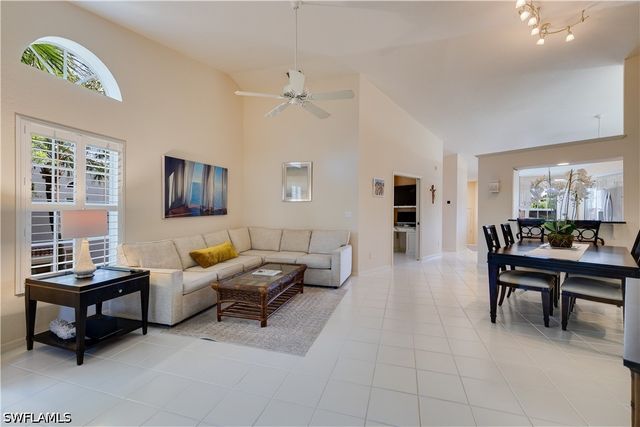 8420 Excalibur CIR R12, Naples, FL 34108