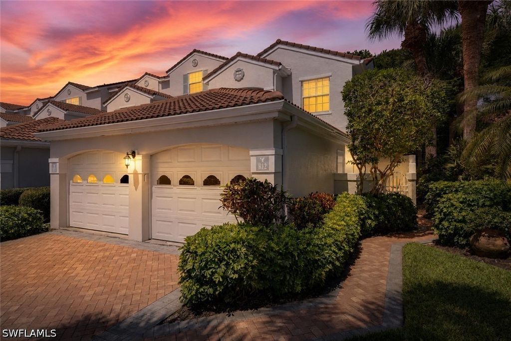 8420 Excalibur CIR R12, Naples, FL 34108