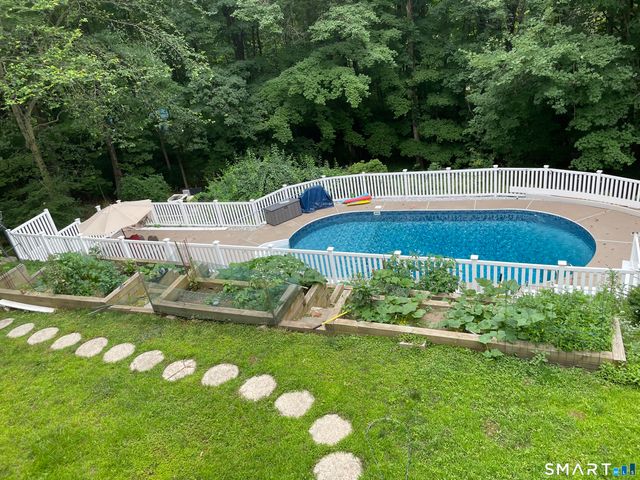 17 Grey Hollow Road, Norwalk, CT 06850