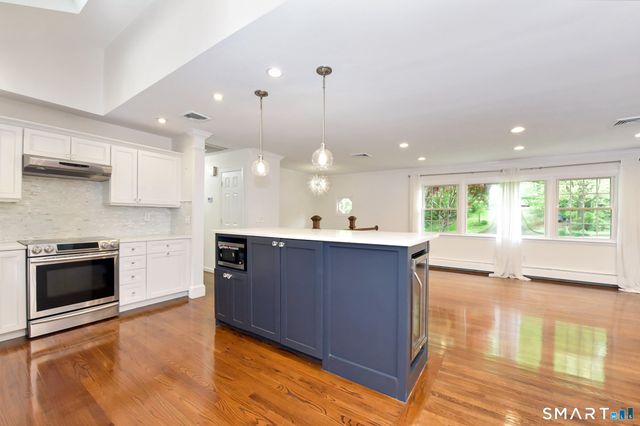17 Grey Hollow Road, Norwalk, CT 06850