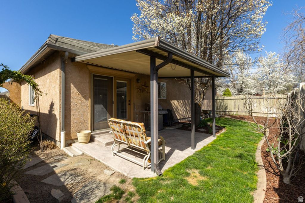 Image 14 of property listing at 410 COBBLESTONE DR, Providence, UT 84332