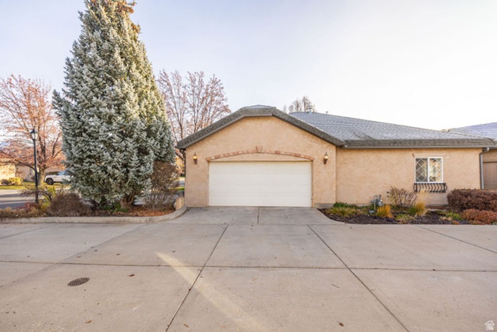 Image 16 of property listing at 410 COBBLESTONE DR, Providence, UT 84332