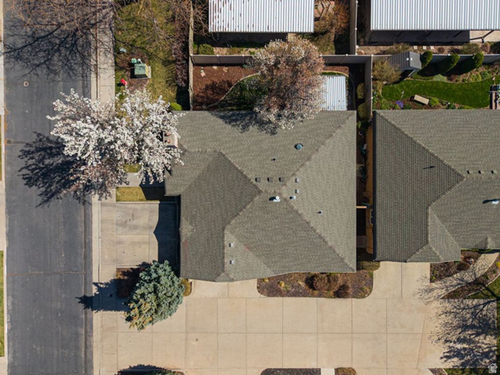 Image 20 of property listing at 410 COBBLESTONE DR, Providence, UT 84332