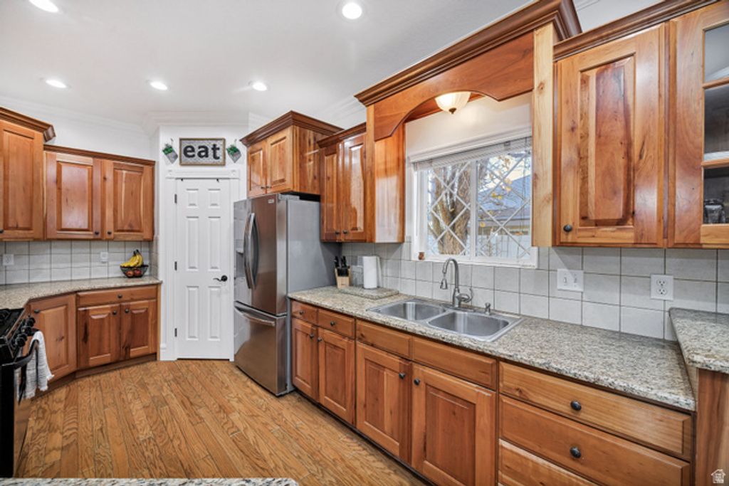 Image 4 of property listing at 410 COBBLESTONE DR, Providence, UT 84332