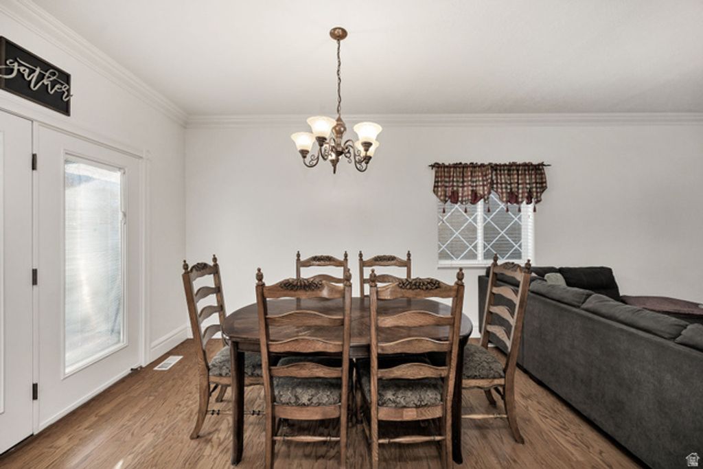 Image 5 of property listing at 410 COBBLESTONE DR, Providence, UT 84332