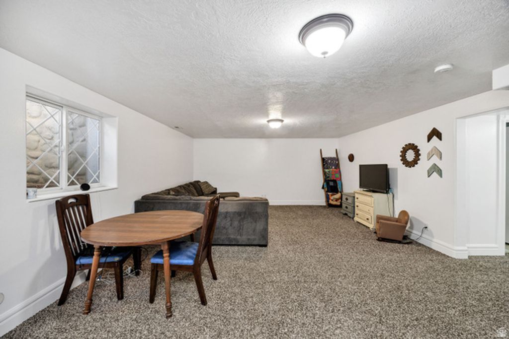 Image 10 of property listing at 410 COBBLESTONE DR, Providence, UT 84332