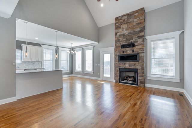 8125 Burgundy Circle, Chattanooga, TN 37421