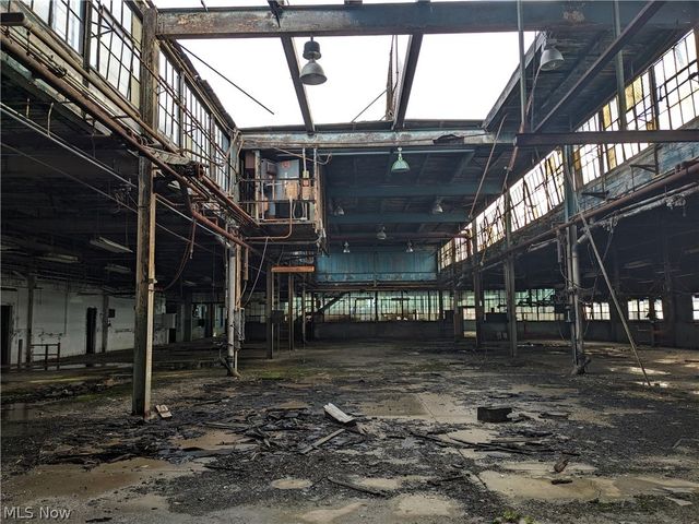 21500 Saint Clair Avenue, Euclid, OH 44117