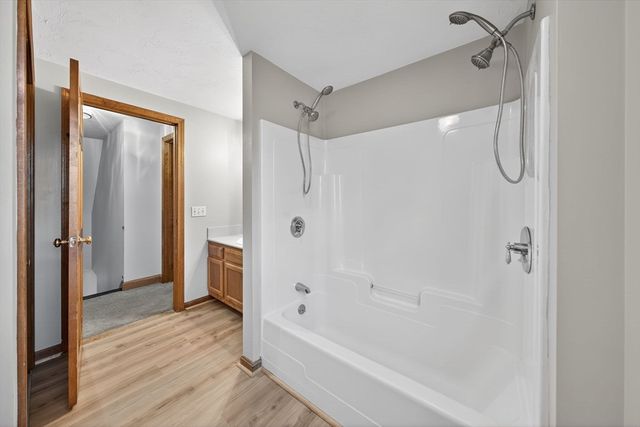 4 Robinwood Circle, Sandwich, MA 02644