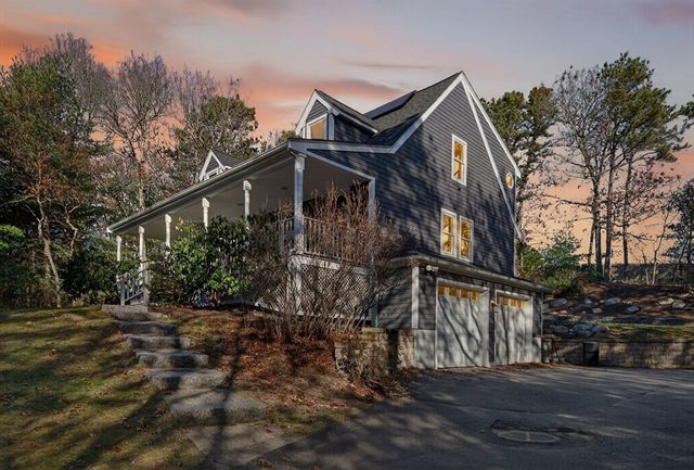 4 Robinwood Circle, Sandwich, MA 02644