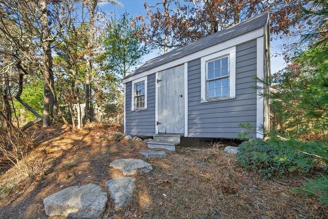 4 Robinwood Circle, Sandwich, MA 02644