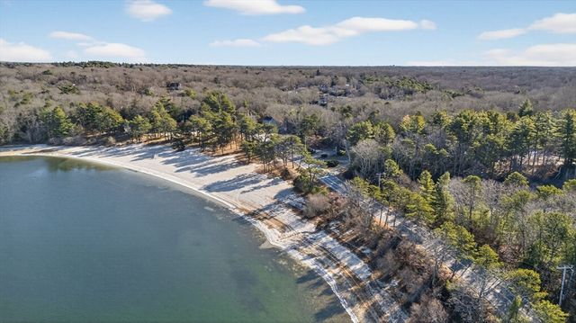 4 Robinwood Circle, Sandwich, MA 02644