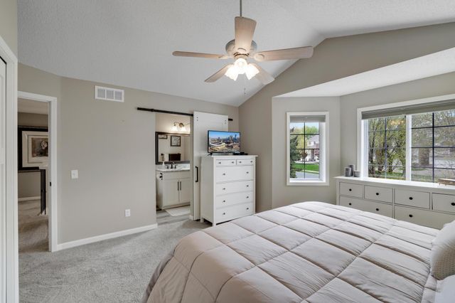 881 Kimberly Lane, Chanhassen, MN 55317