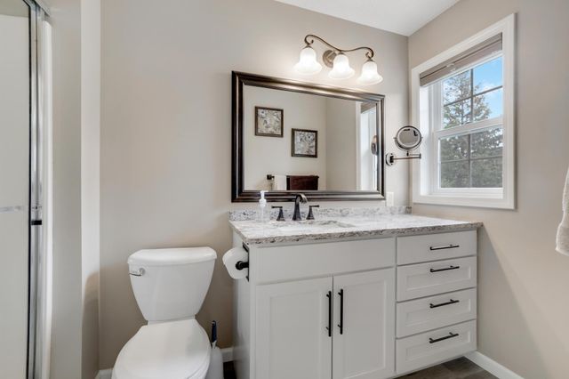 881 Kimberly Lane, Chanhassen, MN 55317