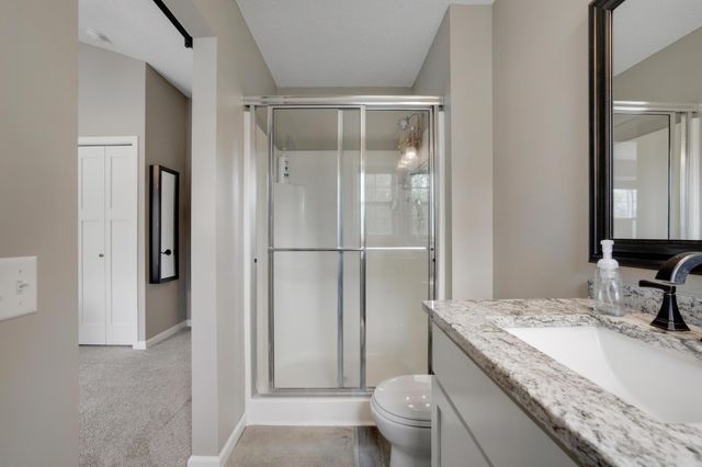 881 Kimberly Lane, Chanhassen, MN 55317
