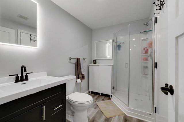 881 Kimberly Lane, Chanhassen, MN 55317