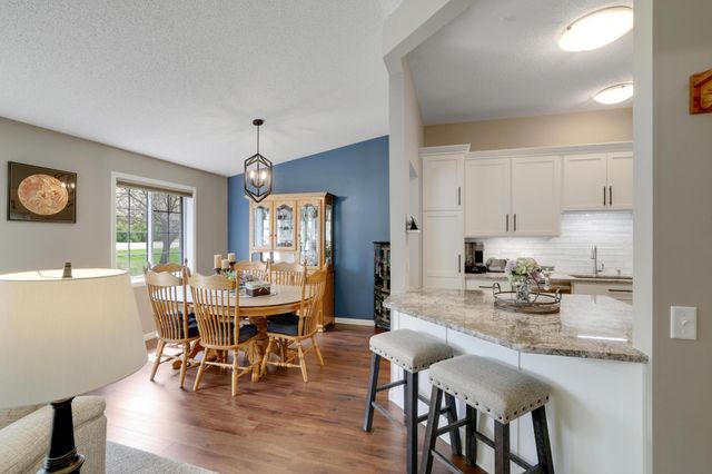 881 Kimberly Lane, Chanhassen, MN 55317