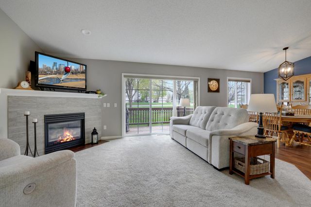 881 Kimberly Lane, Chanhassen, MN 55317