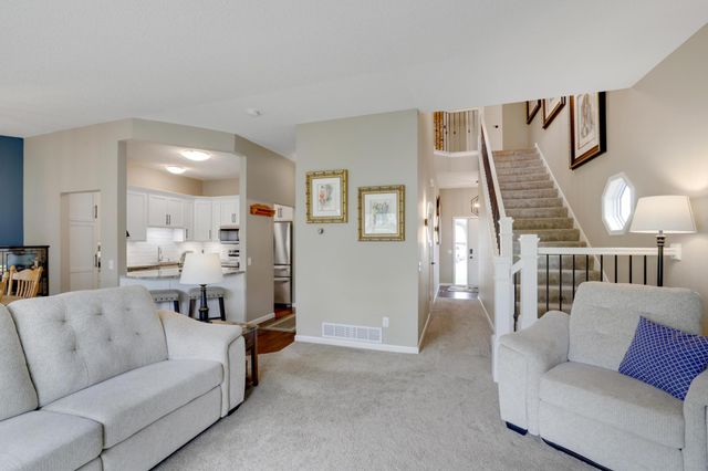 881 Kimberly Lane, Chanhassen, MN 55317