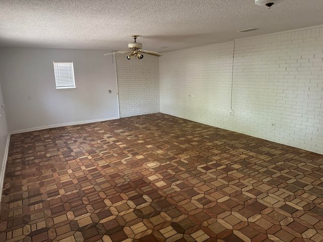 2025 Mustang Drive, Levelland, TX 79336