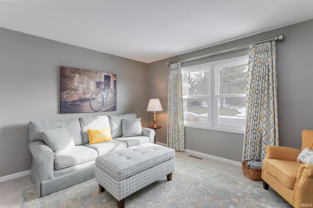 5803 Aberdeen Drive, South Bend, IN 46614