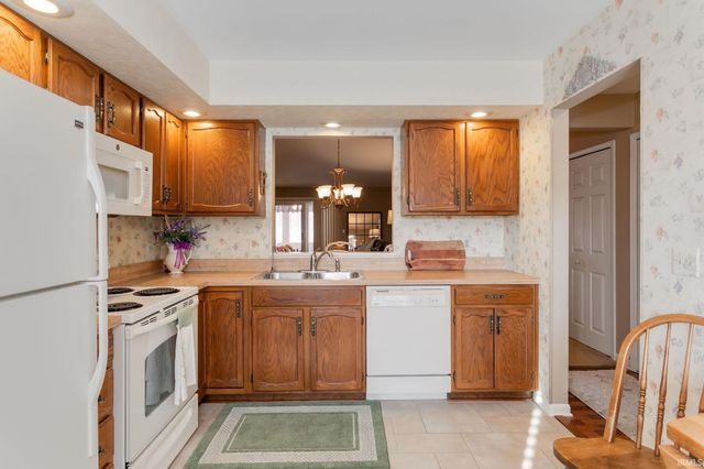 5803 Aberdeen Drive, South Bend, IN 46614