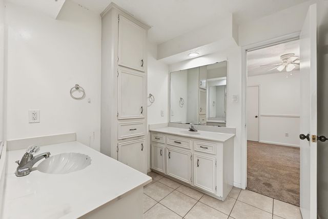 5911 Sandypine Court, Spring, TX 77379