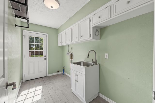 5911 Sandypine Court, Spring, TX 77379