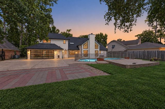 5911 Sandypine Court, Spring, TX 77379
