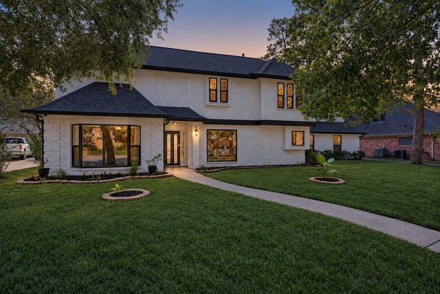 5911 Sandypine Court, Spring, TX 77379