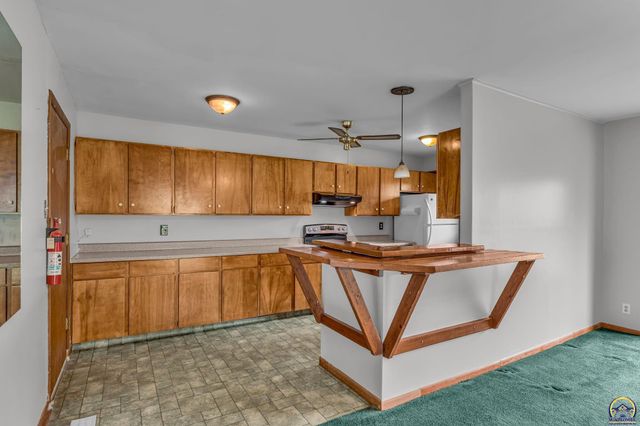 3114 SW Arnold AVE, Topeka, KS 66614