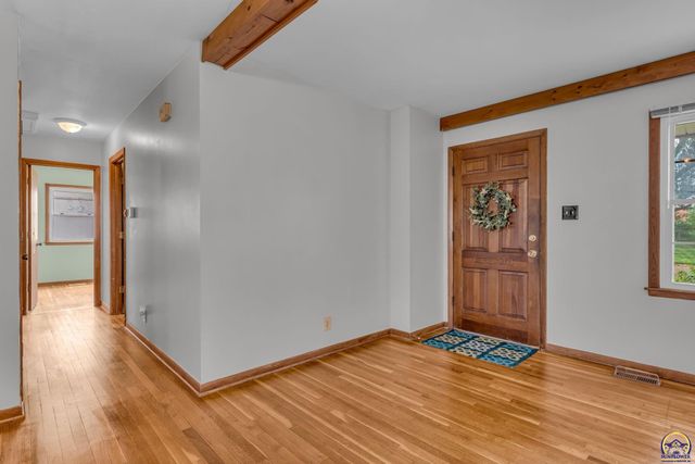 3114 SW Arnold AVE, Topeka, KS 66614