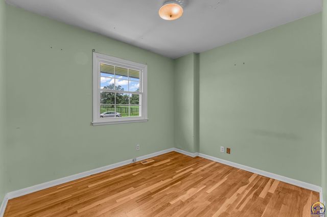 3114 SW Arnold AVE, Topeka, KS 66614
