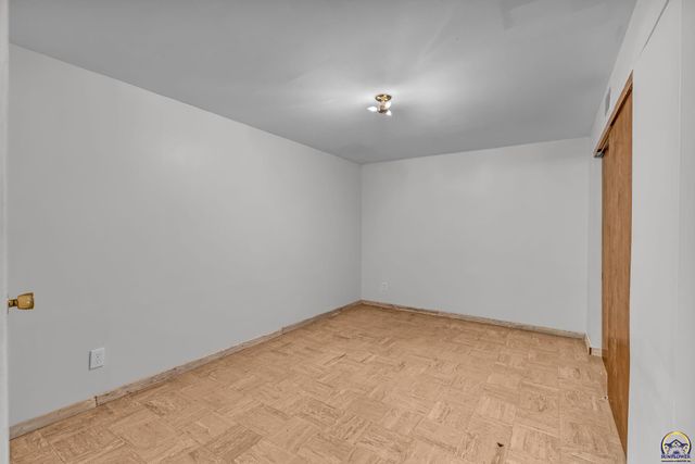 3114 SW Arnold AVE, Topeka, KS 66614